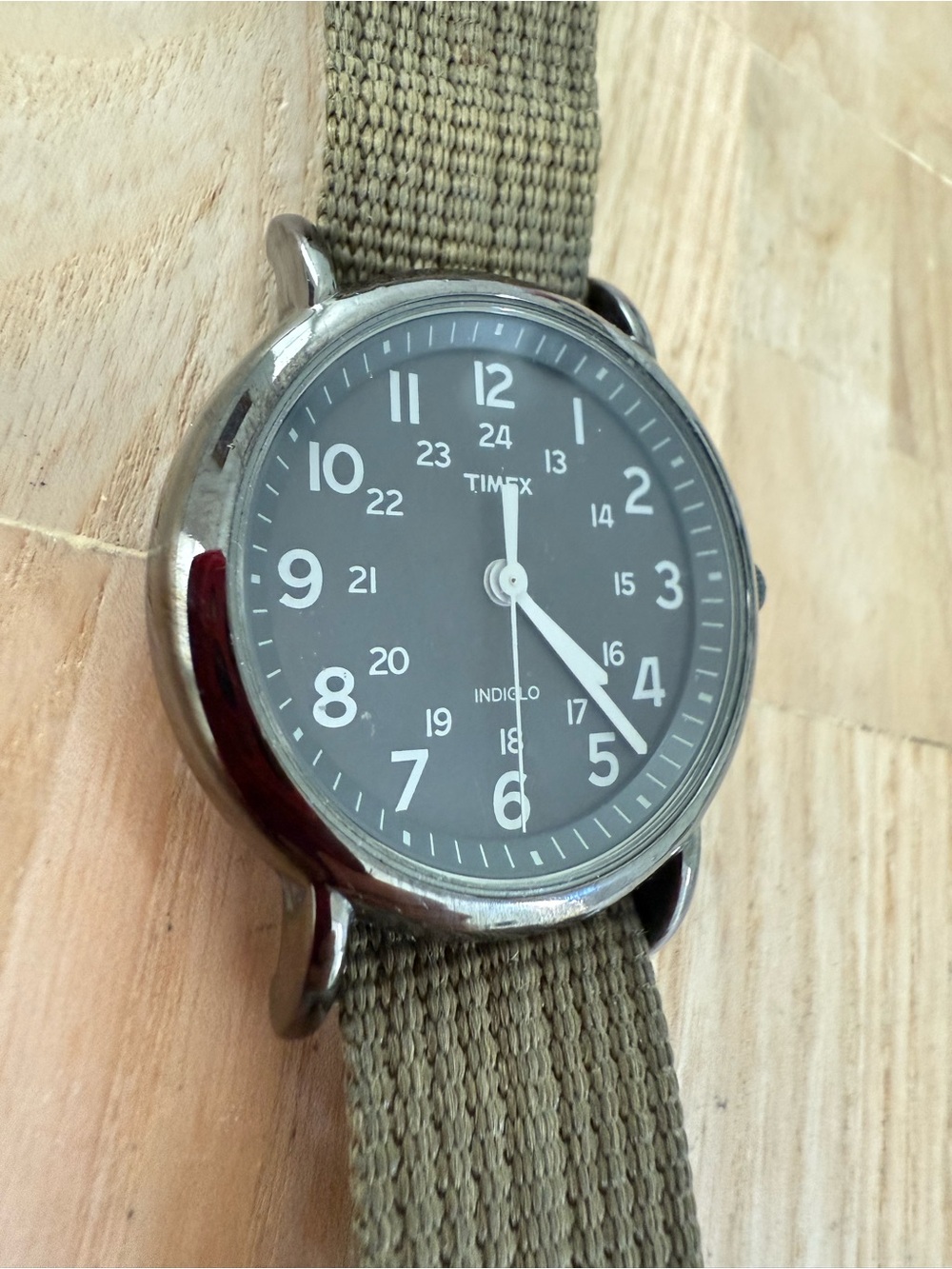 Timex weekender charcoal gray dial military green nylon strap watch NEW BATTERY - Picture 2 of 11